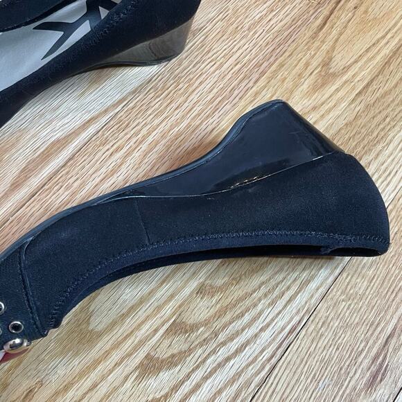 Anne Klein Sport black peekaboo wedges studs 6 - Picture 6 of 10